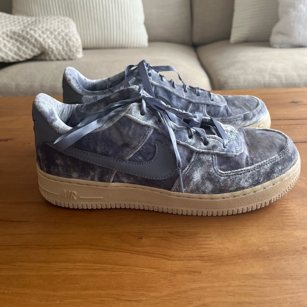 Nike Air Force 1 Velvet - Size 7 (EU 38)